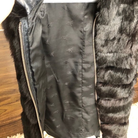 Real Fur Vest (leather and fur) - Picture 6 of 7